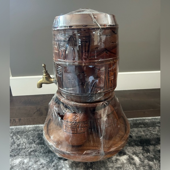 NEW Wooden Barrel Drink Dispenser w Stand & 6 Cups - Picture 5 of 16
